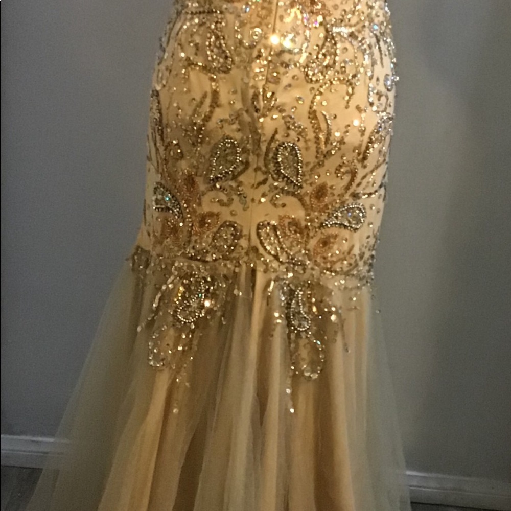 Dress - Picture 3 of 4